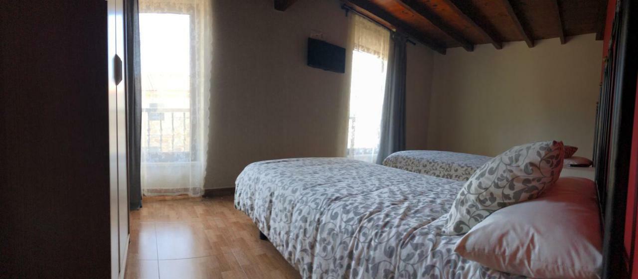 Albergue Ponte Olveira Mazaricos Eksteriør billede